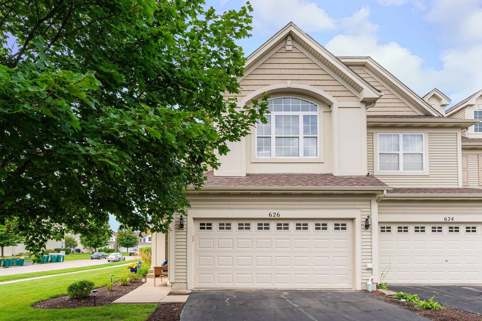 626 Buckboard LN, Sycamore, IL 60178