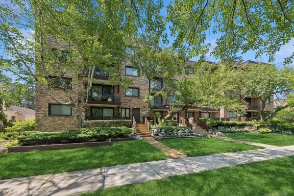 100 S VAIL AVE #306, Arlington Heights, IL 60005