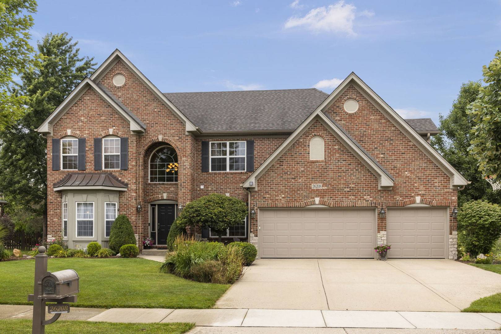 26208 Oakcrest LN, Plainfield, IL 60585