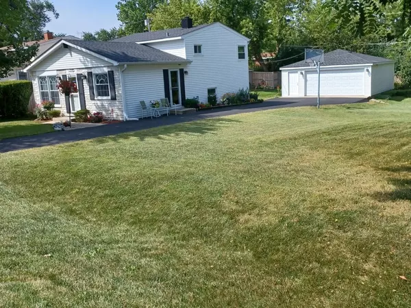 1428 Beverly DR, Round Lake Beach, IL 60073