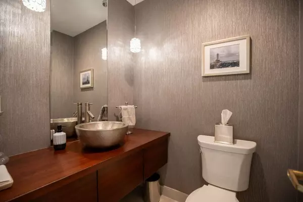 3755 Charles DR Northbrook, IL 60062