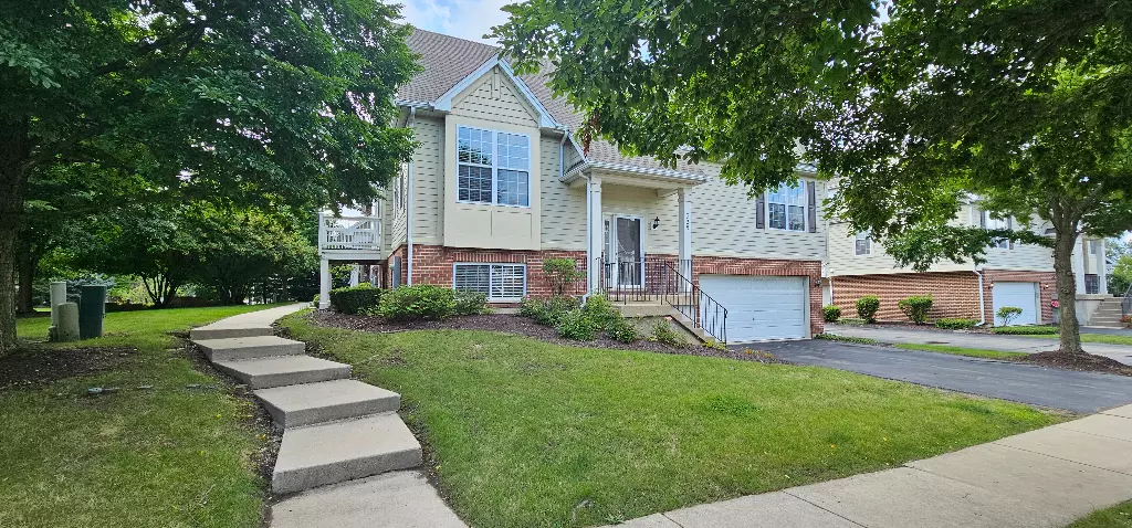 Joliet, IL 60431,325 Timber Ridge CT
