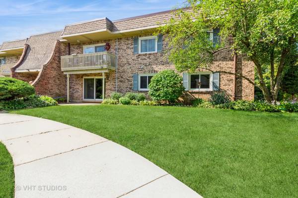 6S130 Park Meadow DR #5C, Naperville, IL 60540