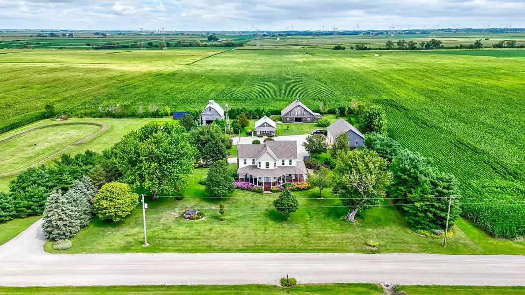 10617 E 2950 North RD, Blackstone, IL 61313