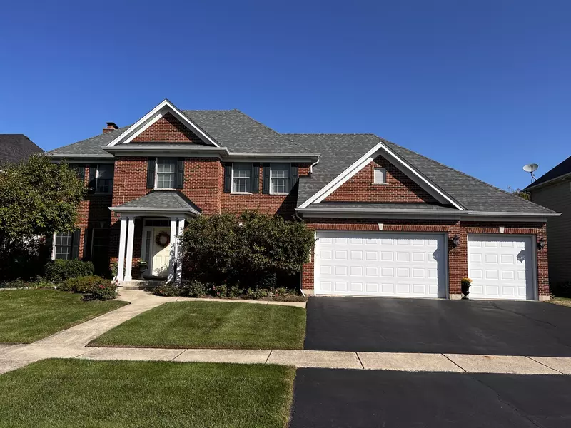 40 W 612 N Blue Lake CIR, Campton Hills, IL 60175