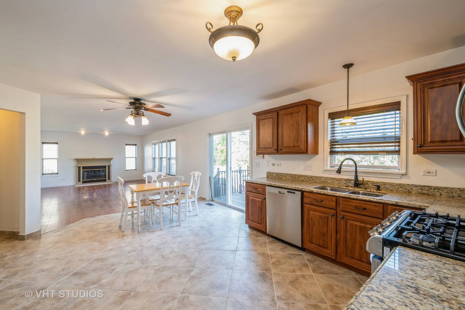 Bartlett, IL 60103,2020 Norwich DR
