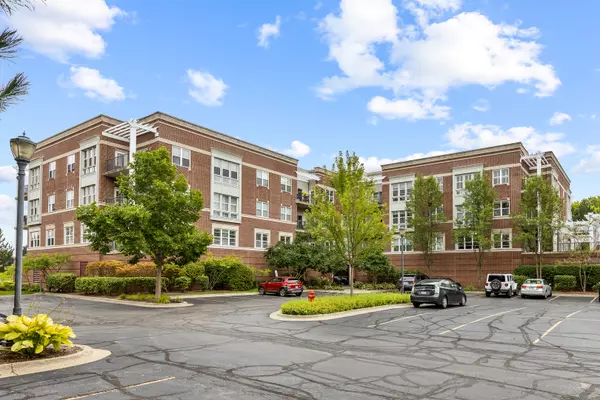 310 E Church ST #203,  Libertyville,  IL 60048