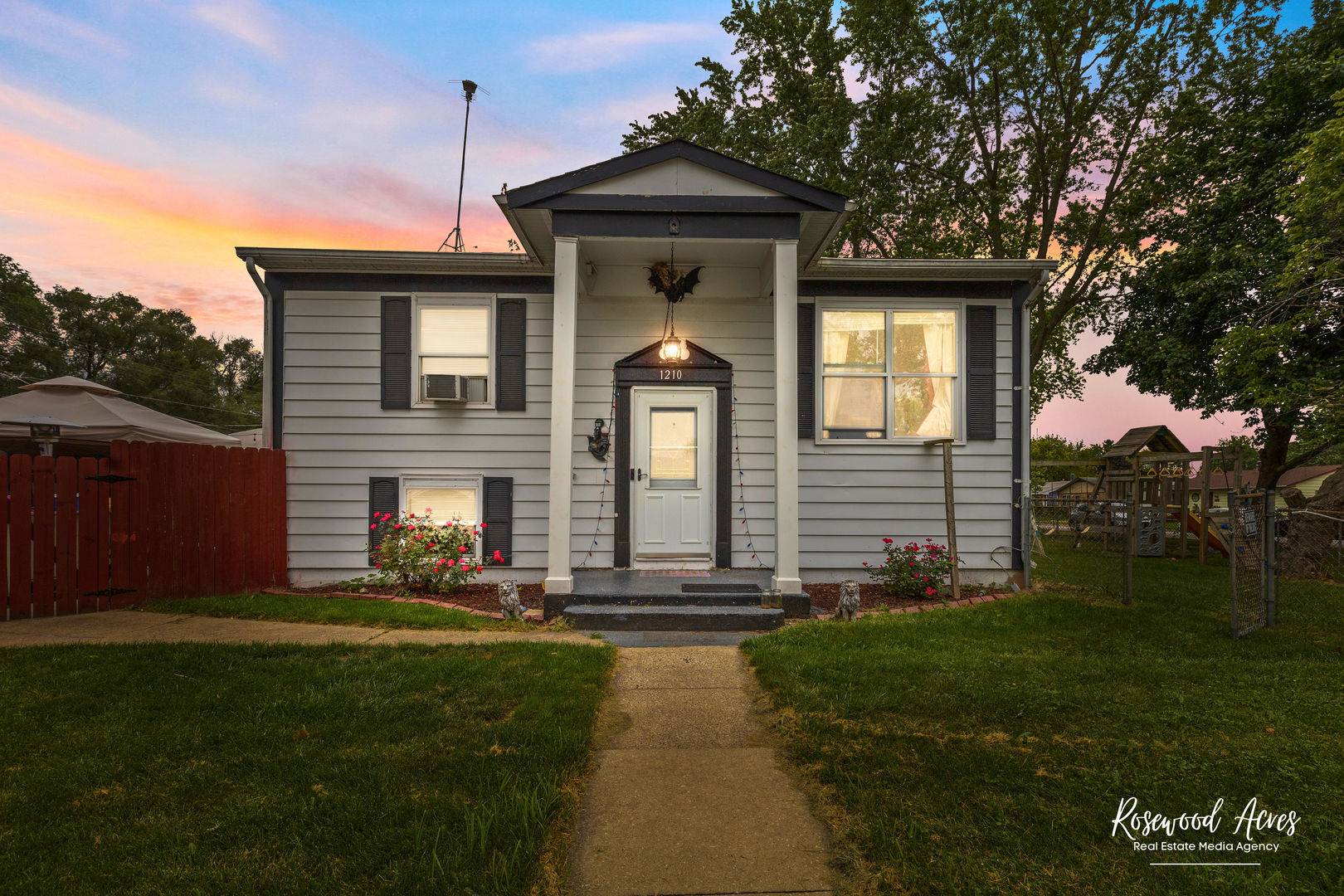 1210 E Durham ST, Bradley, IL 60915