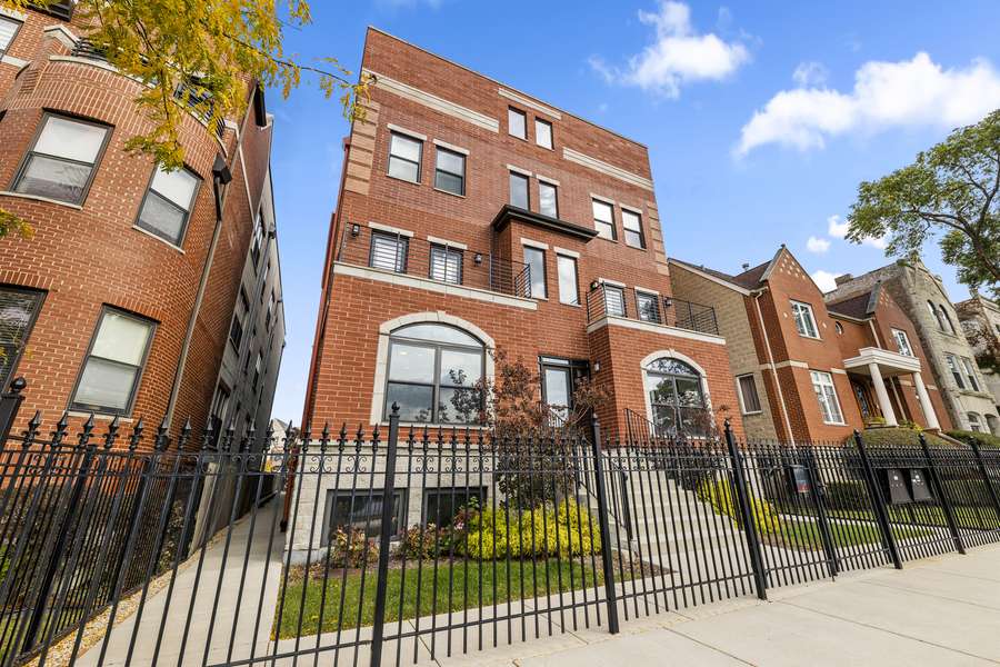 4453 S Lake Park AVE #1, Chicago, IL 60653