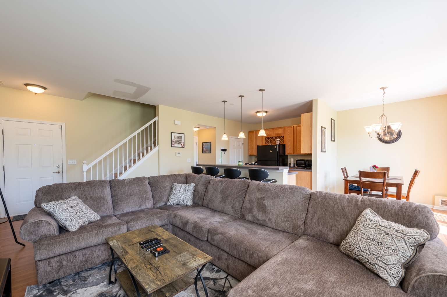Carpentersville, IL 60110,6762 Slate DR