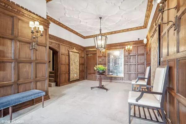Chicago, IL 60613,3800 N LAKE SHORE DR #12A