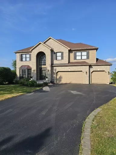 631 Goldenrod DR, Algonquin, IL 60102
