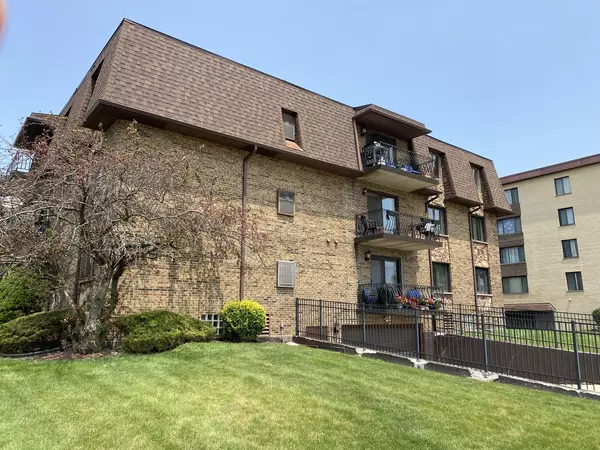 Oak Lawn, IL 60453,10445 S Mansfield AVE S #3E