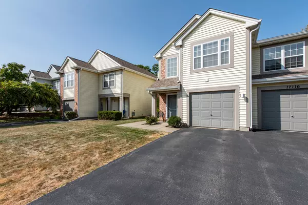 Libertyville, IL 60048,17122 W Cunningham CT #4B