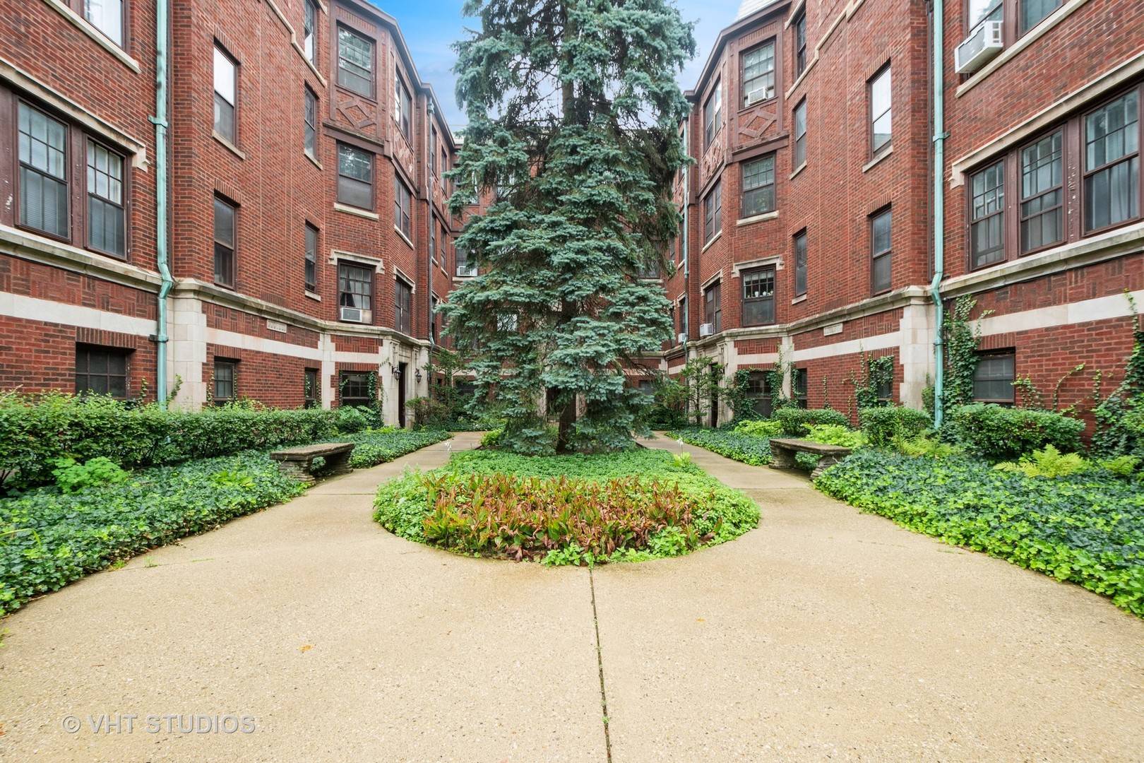902 Oakton ST #2, Evanston, IL 60202