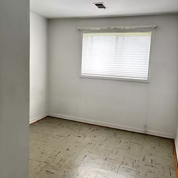 Glenview, IL 60025,137 Julie DR