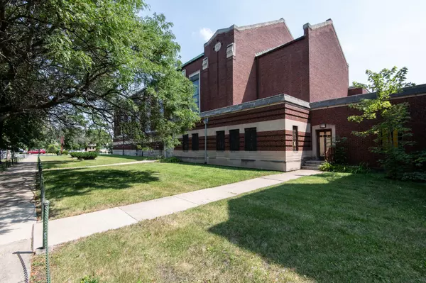 Chicago, IL 60620,8725 S May ST