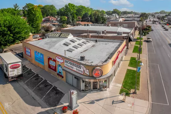 7025 Ogden AVE, Berwyn, IL 60402