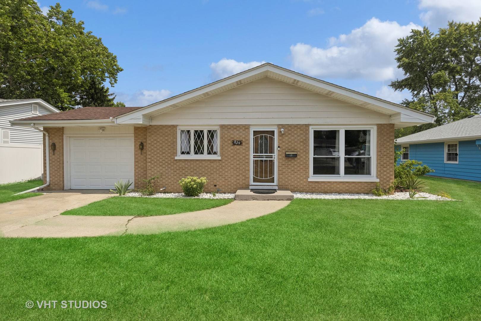 829 Sheldon AVE, Aurora, IL 60506