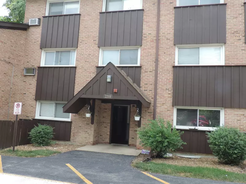 2209 Arbor CIR #26, Downers Grove, IL 60515