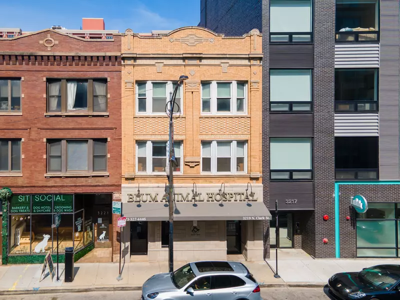 3219 N Clark ST, Chicago, IL 60657