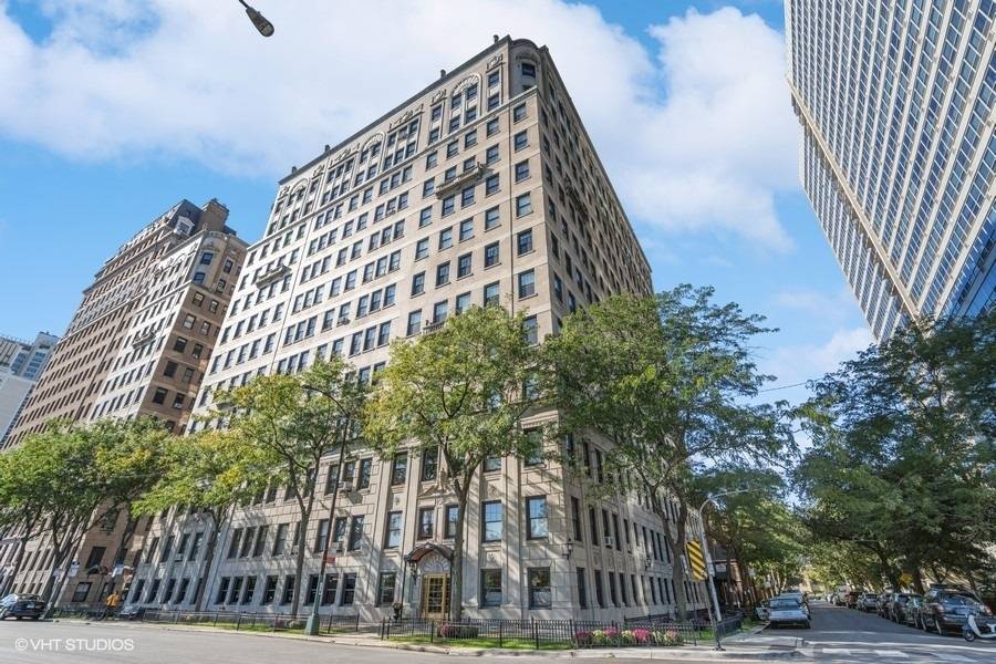 Chicago, IL 60657,3520 N Lake Shore DR #5G