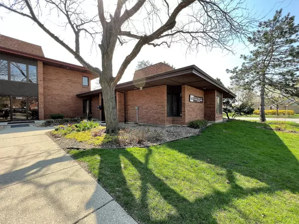 Orland Park, IL 60462,1600 Ravinia PL