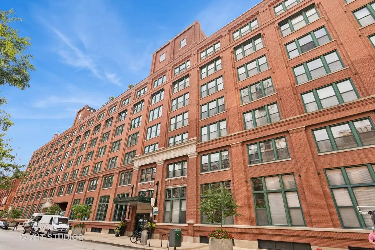 Chicago, IL 60654,411 W ONTARIO ST #221