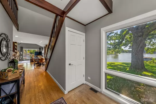 Fox River Grove, IL 60021,8606 Center CT