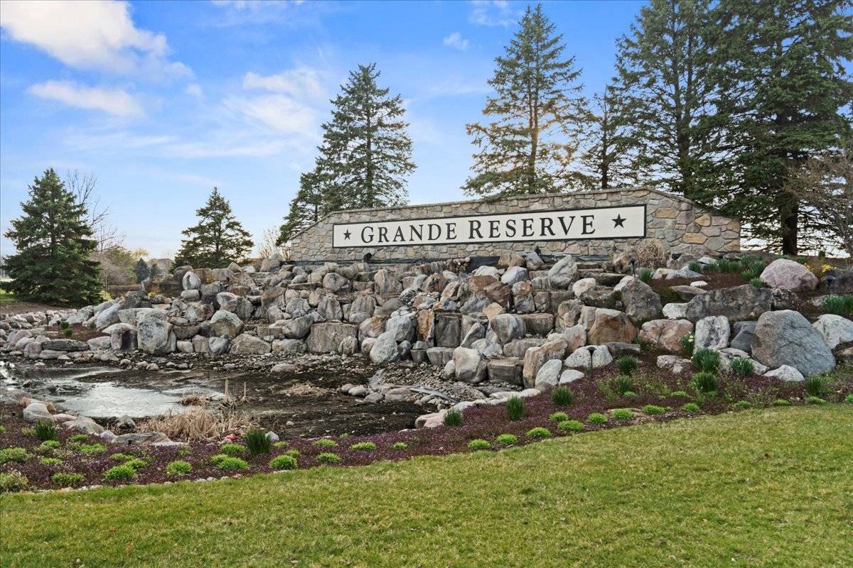 Yorkville, IL 60560,2971 Ellsworth DR