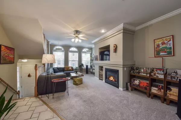 Naperville, IL 60563,744 Prescott CT