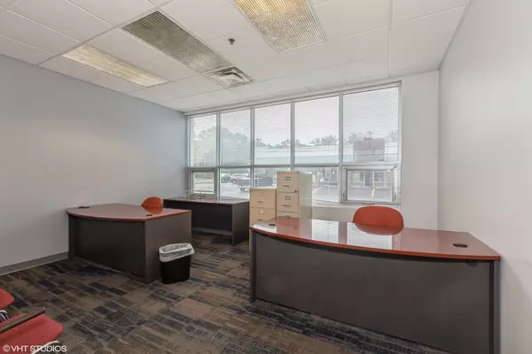 Lisle, IL 60532,4906 S Main ST #102