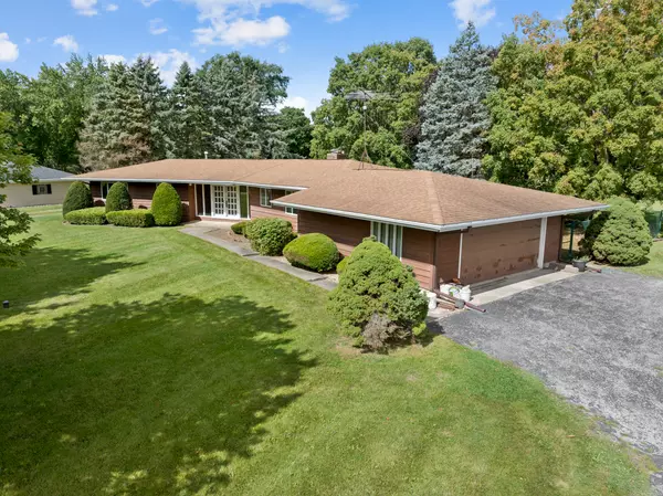 Huntley, IL 60142,6217 Lakeview DR