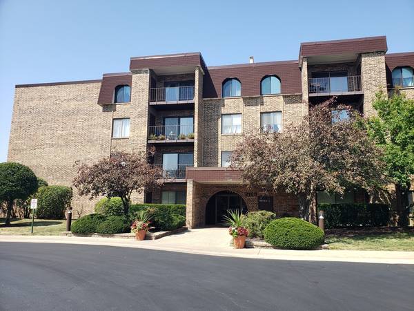 2100 Valencia DR #116, Northbrook, IL 60062