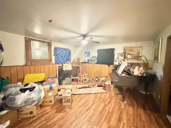 Zion, IL 60099,4211 Gregory DR