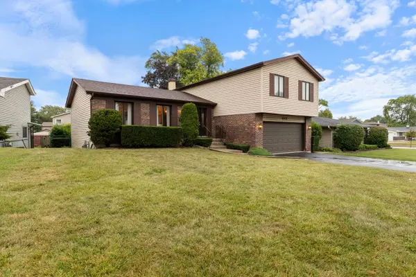 Lombard, IL 60148,343 Manor Hill CT