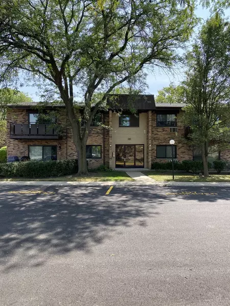 2624 N Windsor DR #201, Arlington Heights, IL 60004