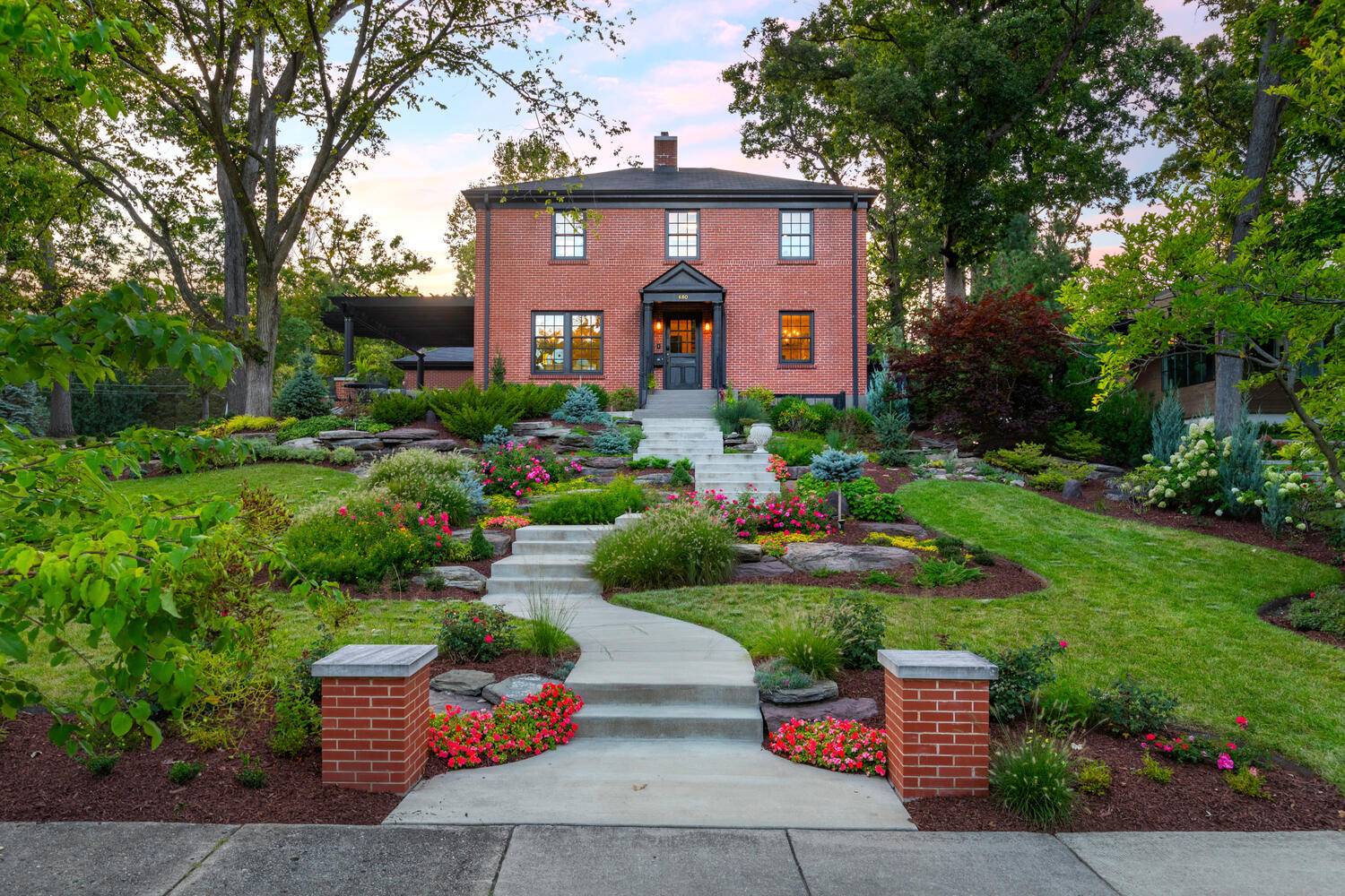 680 Grand AVE, Glen Ellyn, IL 60137