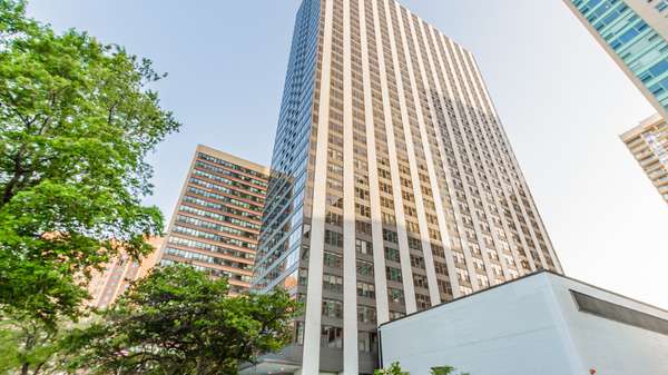 3150 N Lake Shore DR #6C, Chicago, IL 60657