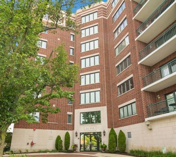 201 N Vail AVE #706, Arlington Heights, IL 60004