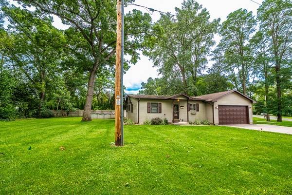 W1039 Marigold RD, Genoa City, WI 53128