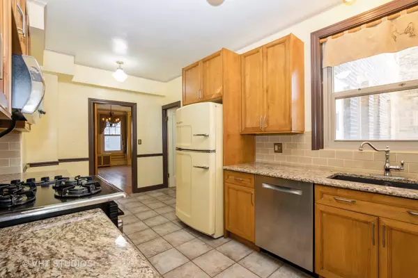Chicago, IL 60615,5000 S East End AVE #10C