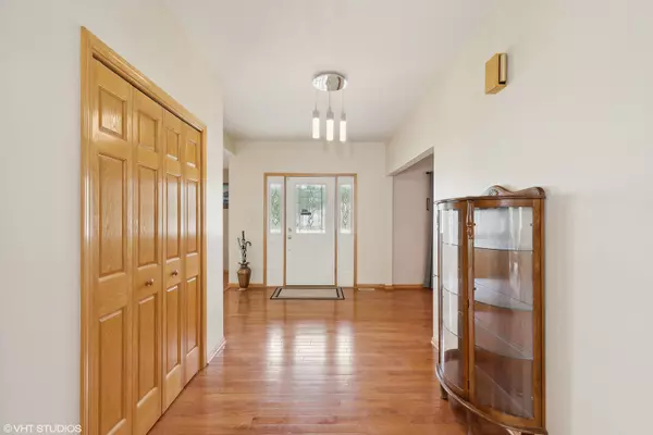 Mokena, IL 60448,12021 W Castle DR
