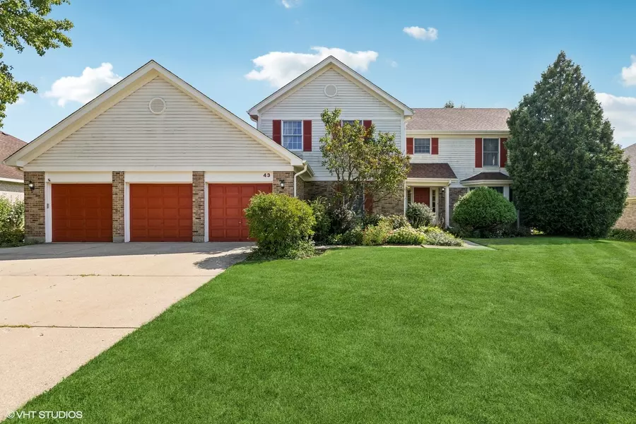 43 Sussex CIR, Vernon Hills, IL 60061