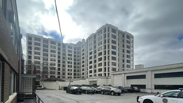 Des Plaines, IL 60016,1585 Ellinwood AVE