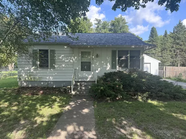 1002 Elm AVE, Sterling, IL 61081