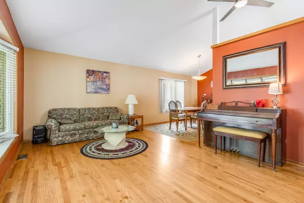 Tinley Park, IL 60477,17803 64th CT