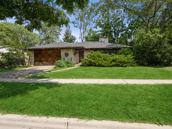 343 Cornell AVE, Des Plaines, IL 60016