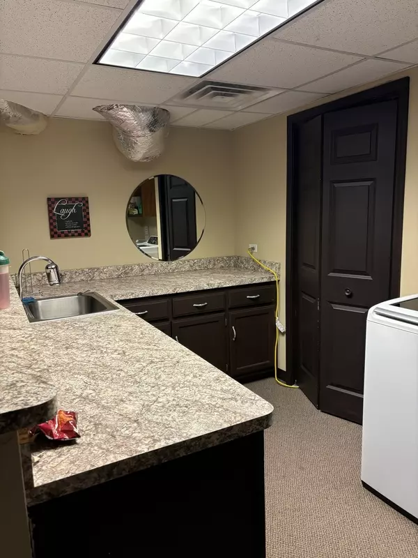 Yorkville, IL 60560,129 Commercial DR #5C