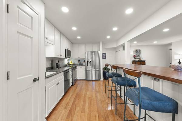 Mount Prospect, IL 60056,1408 Plum CT #A